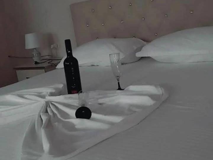 Jon Apartment Vlore Ngoại thất bức ảnh