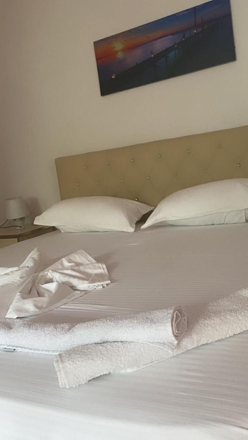 Jon Apartment Vlore Ngoại thất bức ảnh